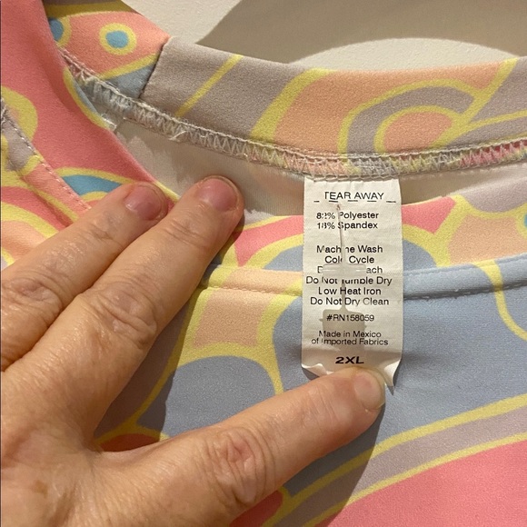 Bucket Colorful Graphic Long Sleeve swim shirt​ - Picture 6 of 6